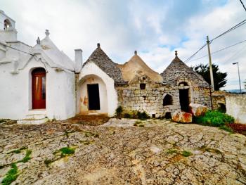 意大利东南部圆锥形民居